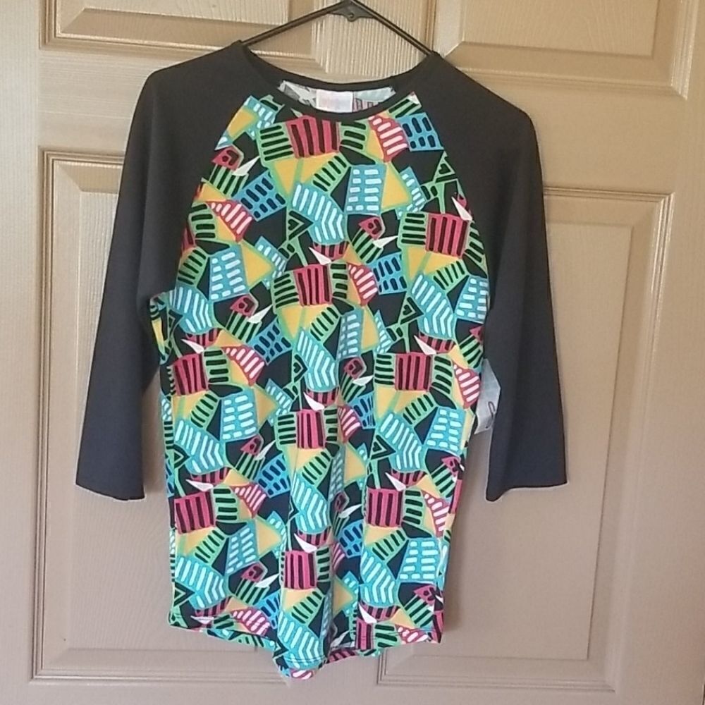 4@30.00 𝅺or 20.00 NWT Top by LULAROE